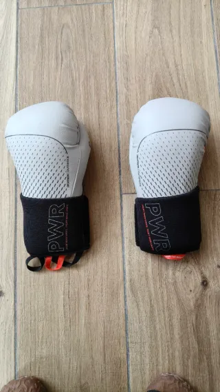 Guantes de boxeo Decathlon PWR