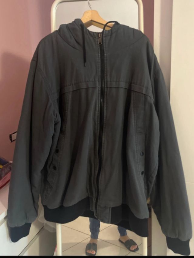 Giubbino uomo grigio con cappuccio