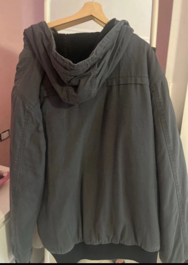 Giubbino uomo grigio con cappuccio