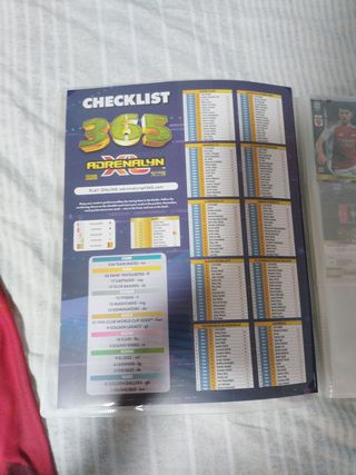 Álbum Panini FIFA 365 Adrenalyn 2025