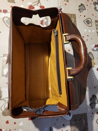 Borsa da medico o professionista in pelle marrone