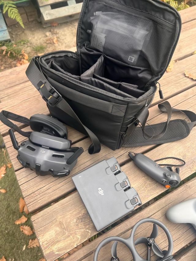 DJI Avata 2 Fly More Combo + Mando FPV + Dji Care