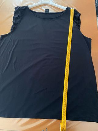 Maglia nera s.Oliver con maniche a volant