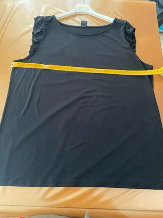 Maglia nera s.Oliver con maniche a volant