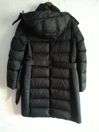 Abrigo plumífero Burberry negro