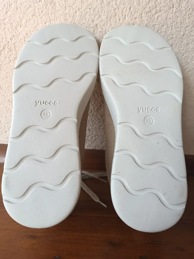 Yuccs Beige Talla 39 Nuevas