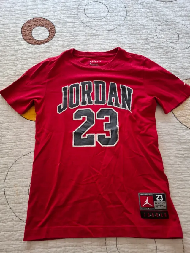 Camiseta Jordan 23 Roja Talla 14 años