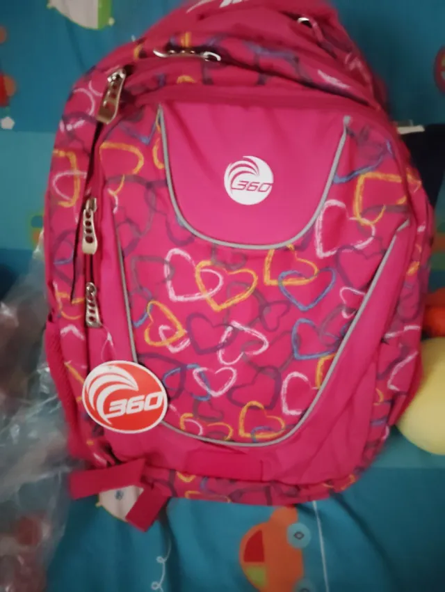 Mochila escolar 360 con corazones
