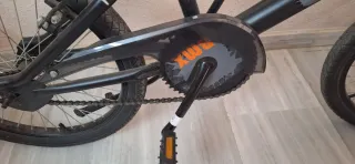 Bicicleta BMX Negra y Naranja