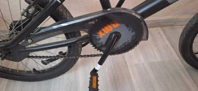 Bicicleta BMX Negra y Naranja