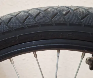 Bicicleta BMX Negra y Naranja