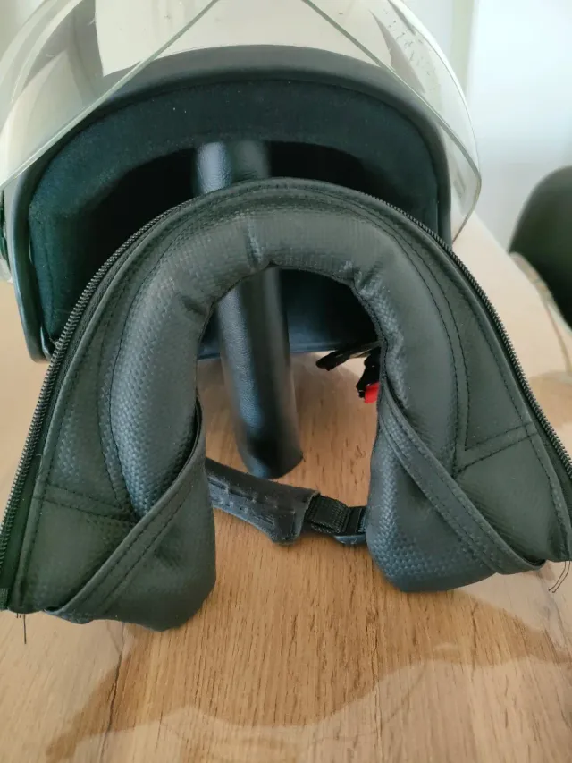 Casco Jet A-Style Negro y Blanco