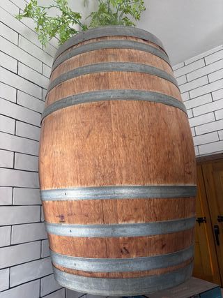 Barril de madera con extractor