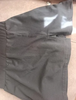 Falda corta deportiva con pantalón integrado