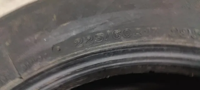 Bridgestone Blizzak DM-V2 225/60/r17
Neumáticos 