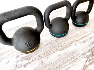 Kettlebell pesa rusa 12 8 6 kg Decathlon DOMYOS