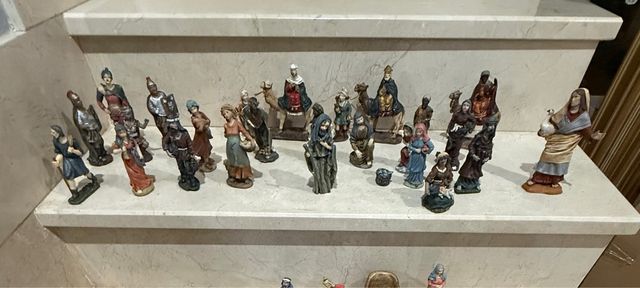 Figure di Belén Resina