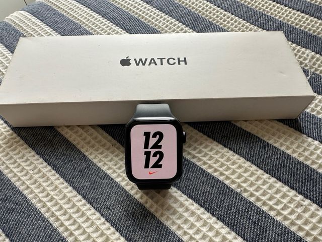 Apple Watch SE 2 44mm