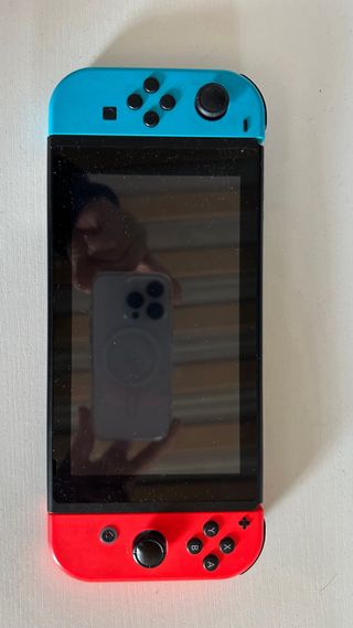 Nintendo Switch + 5 juegos y accesorios