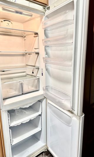 Nevera Indesit blanca