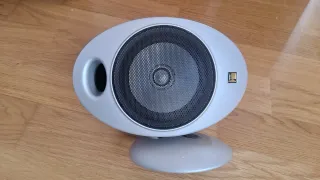 Altavoces KEF Ovalados Plateados