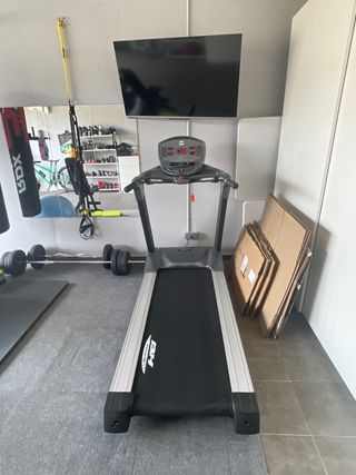 Cinta de correr BH, obsequio TV