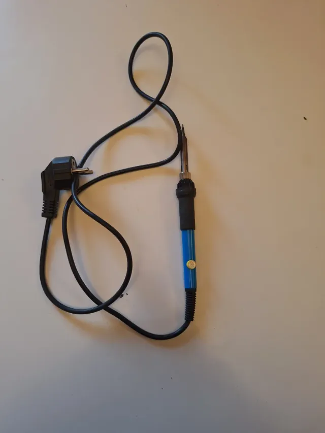 Soldador eléctrico azul