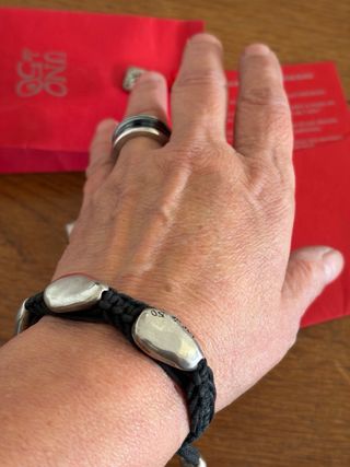 Pulsera Uno de 50 Plata y Cuerda Negra