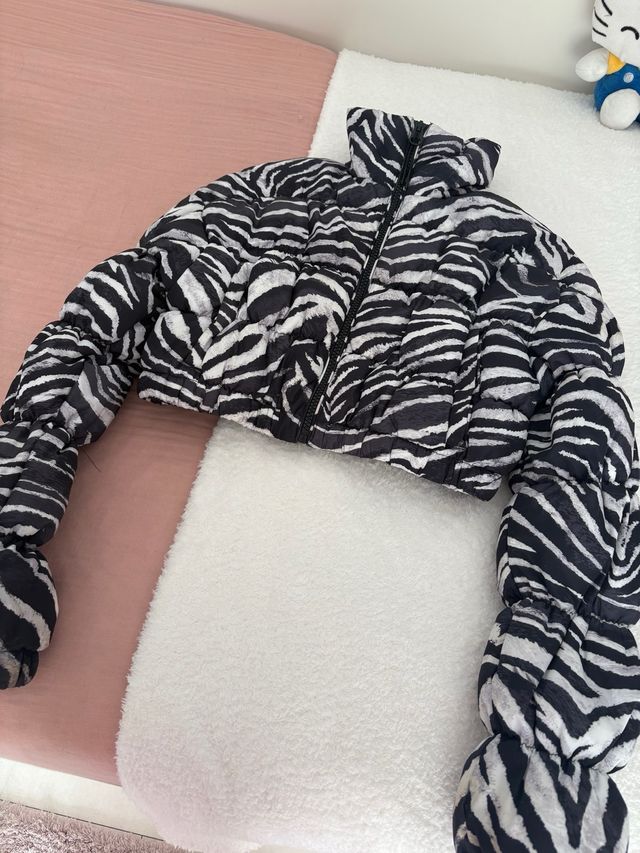 Chaqueta Bershka Cebra Corta
