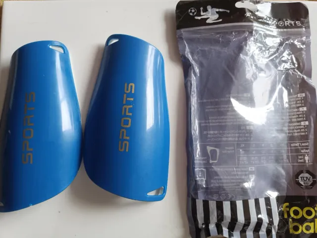 Espinilleras deportivas azules