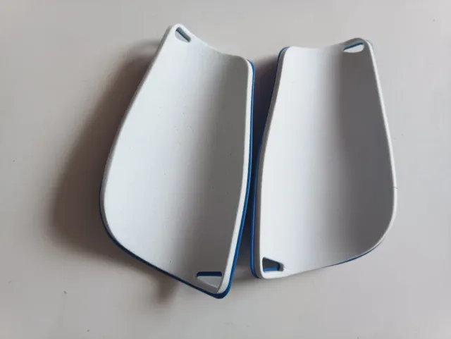 Espinilleras deportivas azules