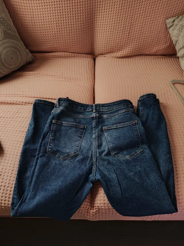 Vaqueros pitillo Zara tiro alto talla 42