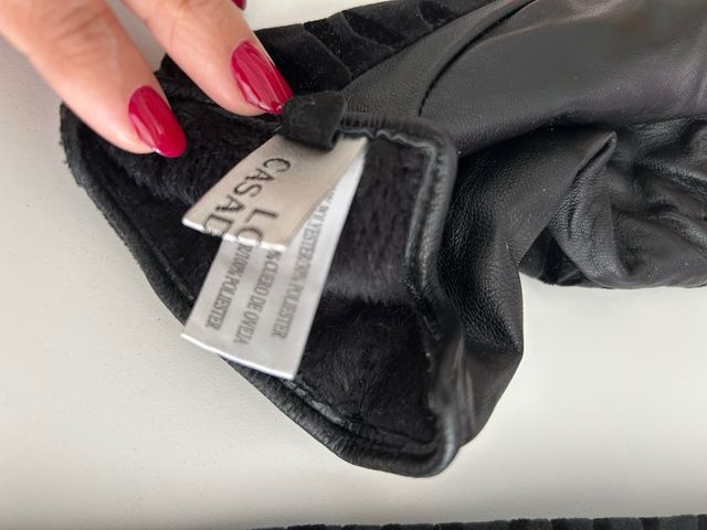 Guantes Lola Casademunt.