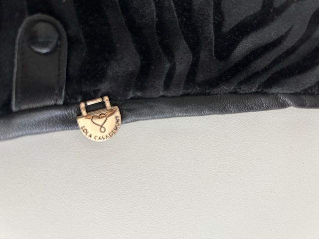 Guantes Lola Casademunt.