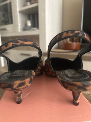 Zapatos tacón bajo animal print Primark talla 39.