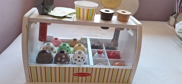 Puesto de helados Melissa & Doug