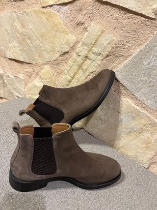 Botines de ante marrón grisáceo 
