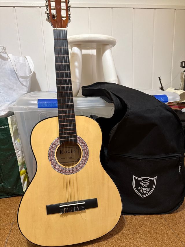 Chitarra Spagnola Rocio con custodia