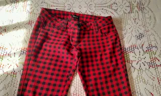 Pantalón cuadros escoceses tiro bajo 