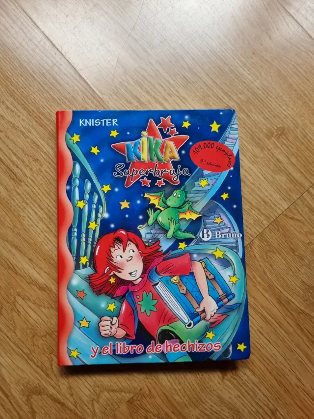 Kika Superbruja y el libro de hechizos (Kika Su...