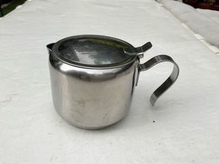 Lechera vintage de acero inoxidable con tapa