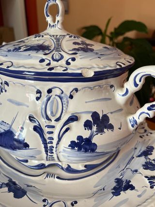 Sopera cerámica portuguesa.