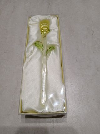 Rosa in vetro decorativa