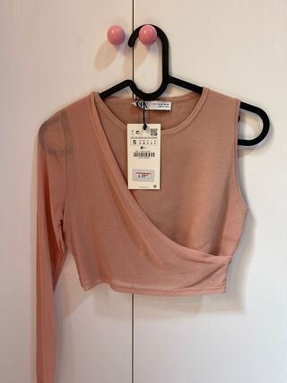 Top Zara rosa asimétrico talla S