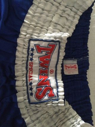 Pantalón Corto Muay Thai Twins. Talla L