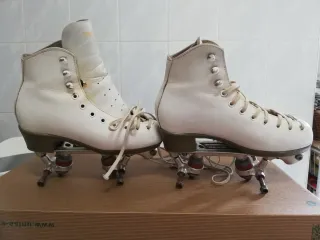 Patines de 4 ruedas blancos marca Ripsport