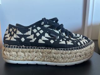 Alpargatas Victoria negras con plataforma