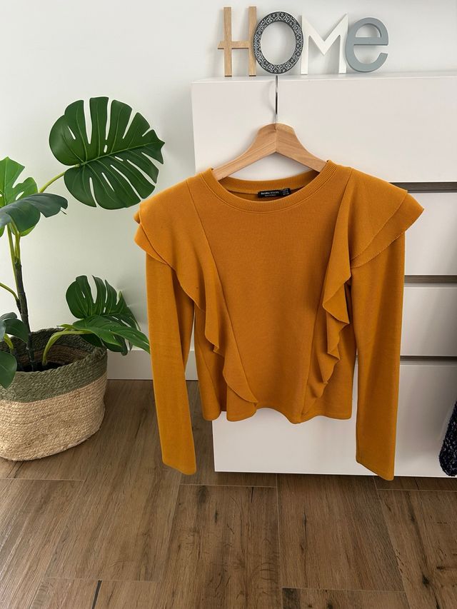 Jersey amarillo Bershka volantes
