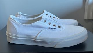 Zapatillas Vans Blancas con Tachuelas Plateadas