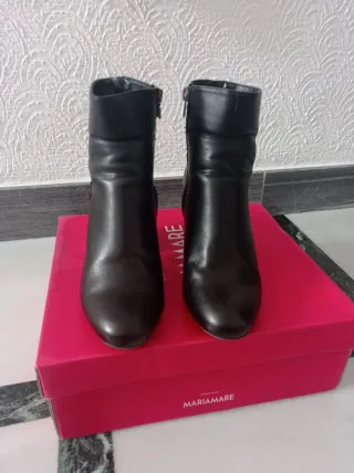 Botines MARIAMARE Negros
